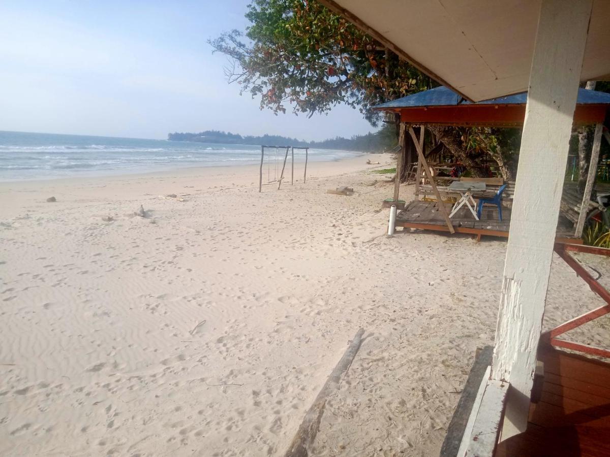 Tumombuvoi Homestay Tiga Papan Exterior photo
